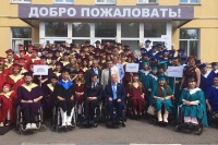 Вручаем дипломы выпускникам Московского государственного гуманитарно-экономического университета. 8 июля 2014